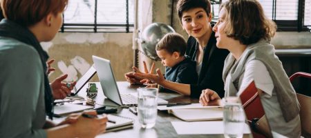 working-women-with-kid